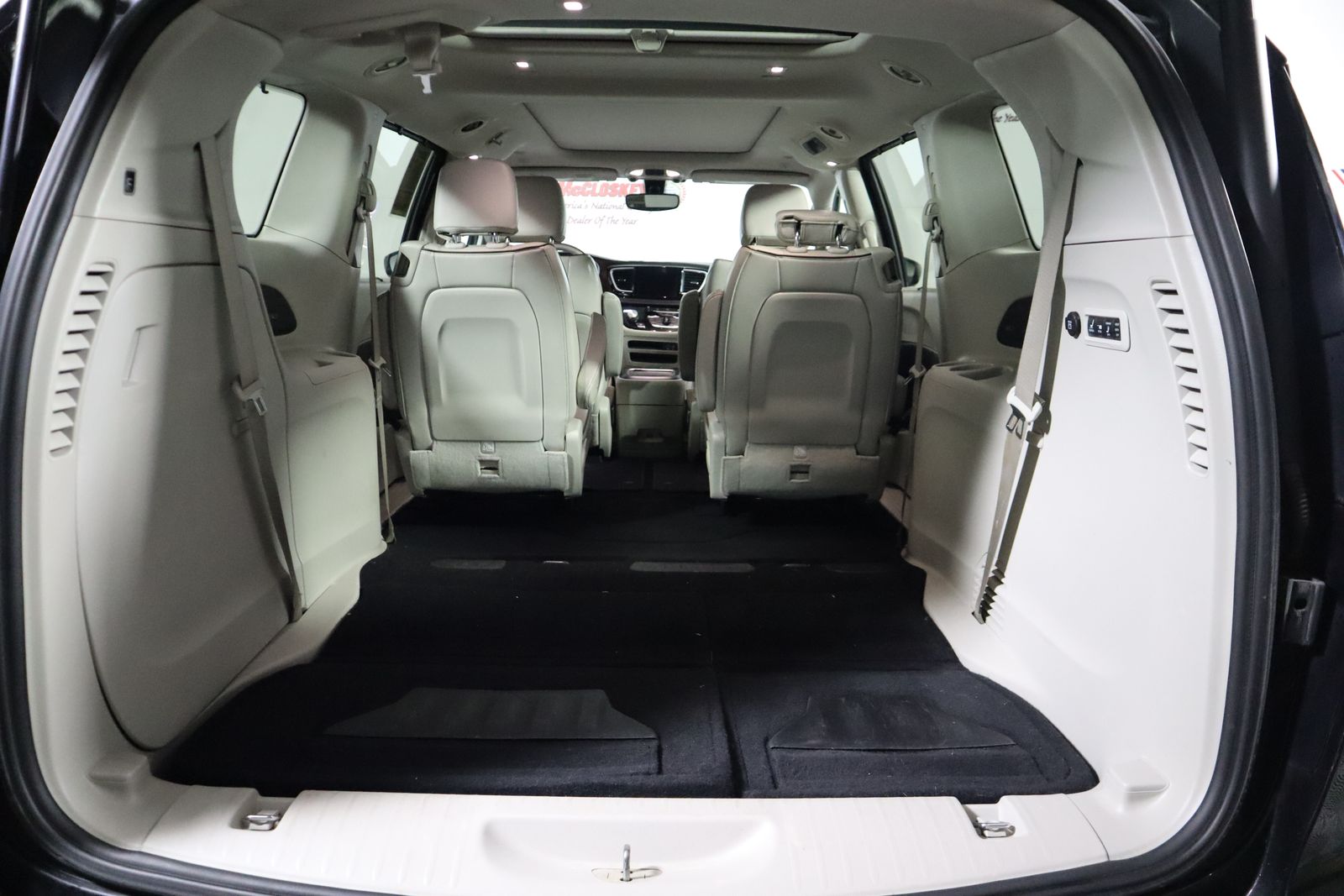 2020 Chrysler Pacifica Limited photo