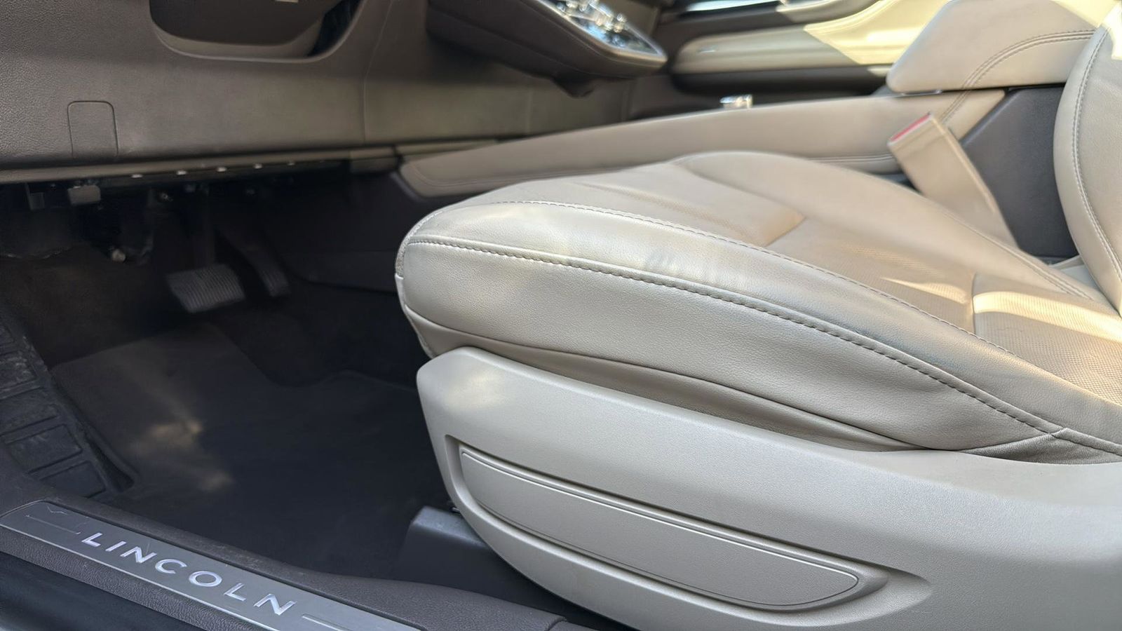 Used Car 2020 Lincoln Corsair  Reserve For Sale Under $30,000 In Austin, Texas