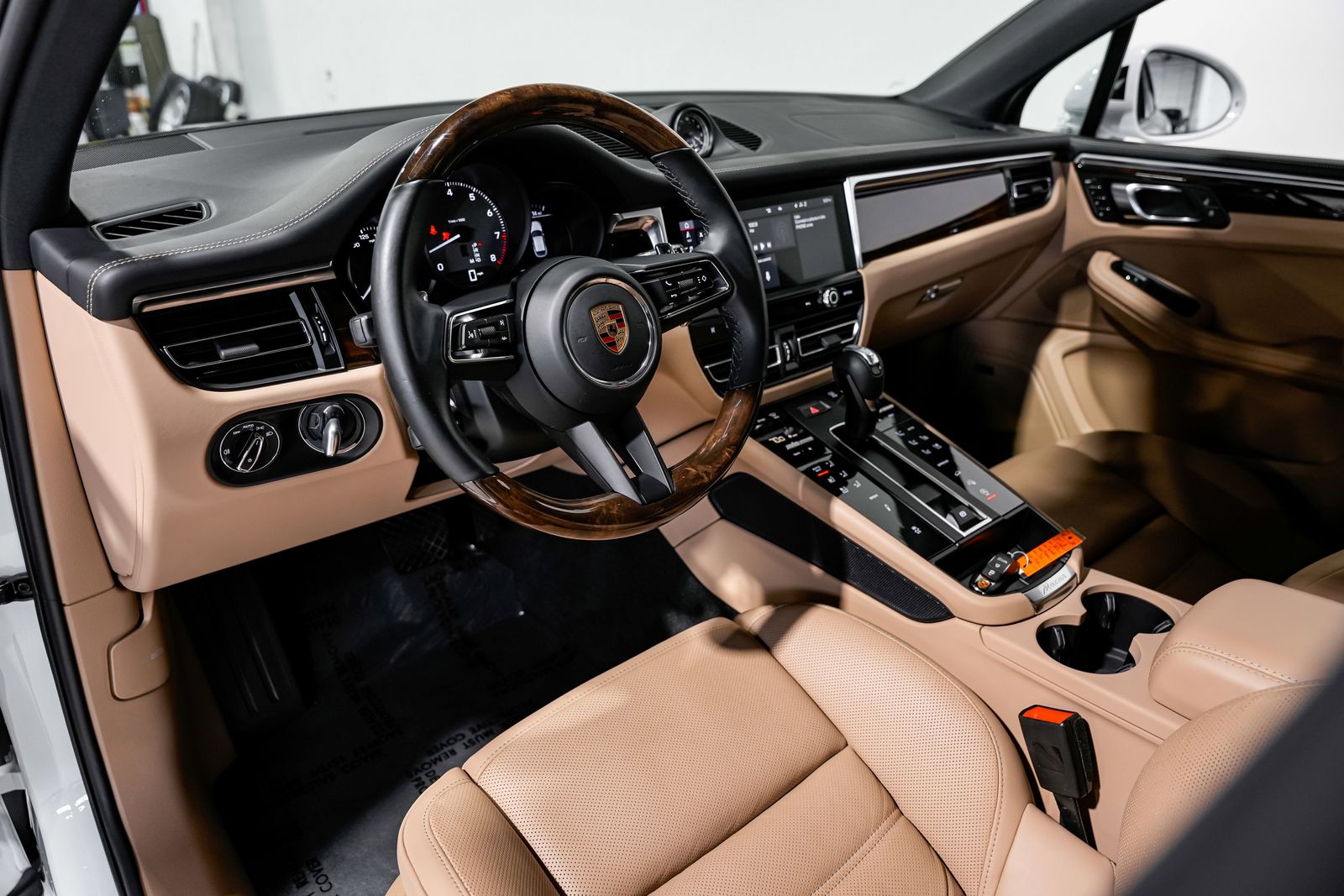 2023 Porsche Macan S — photo 8