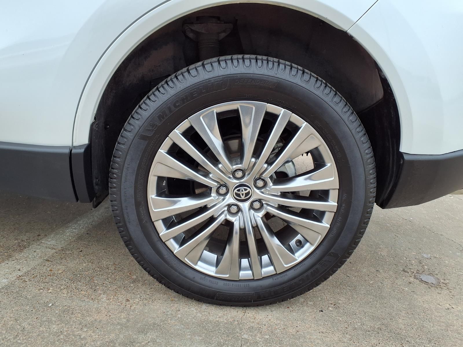 2024 Toyota Venza Limited - 9