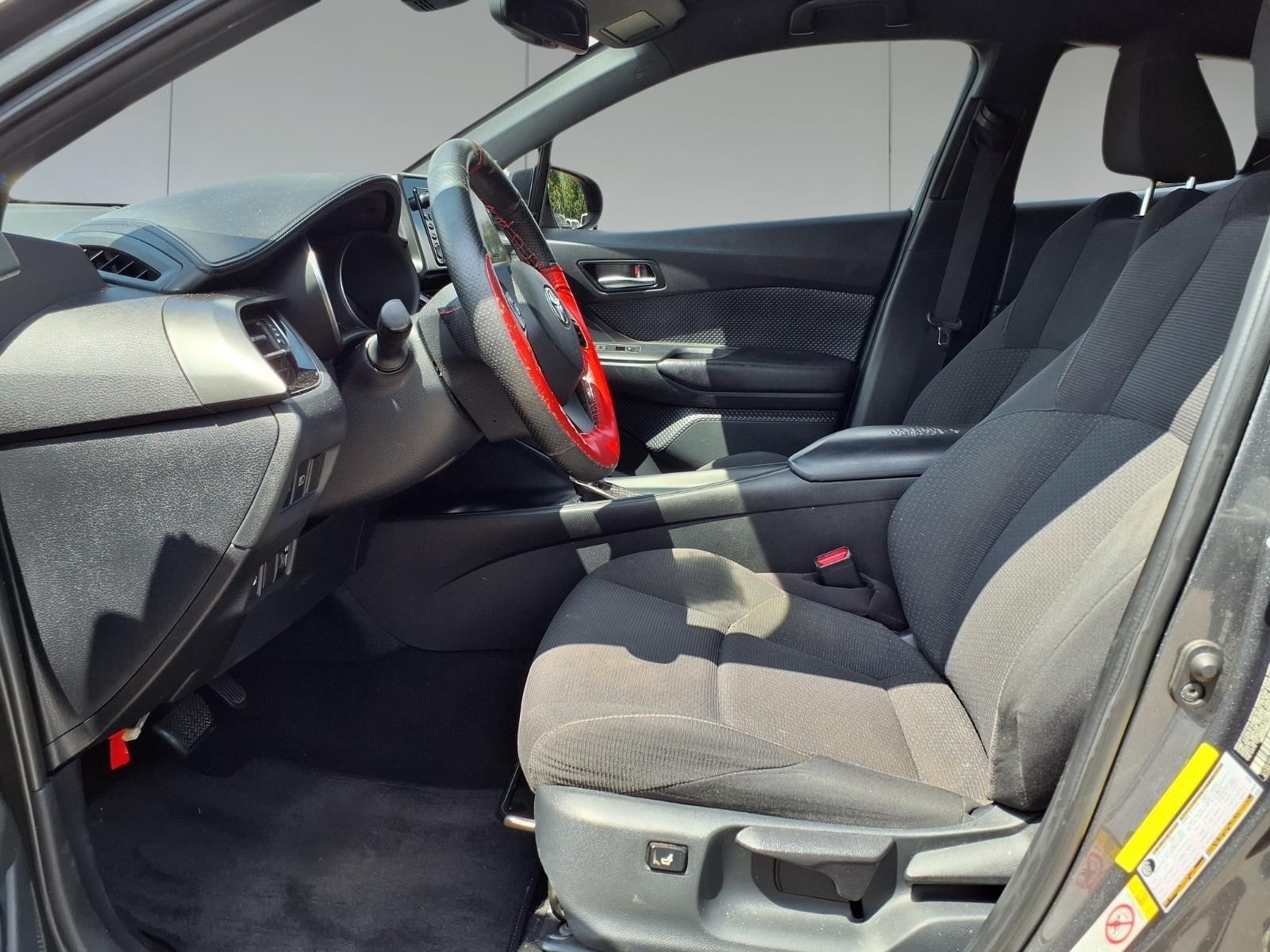 2018 Toyota C-HR XLE Premium - 10