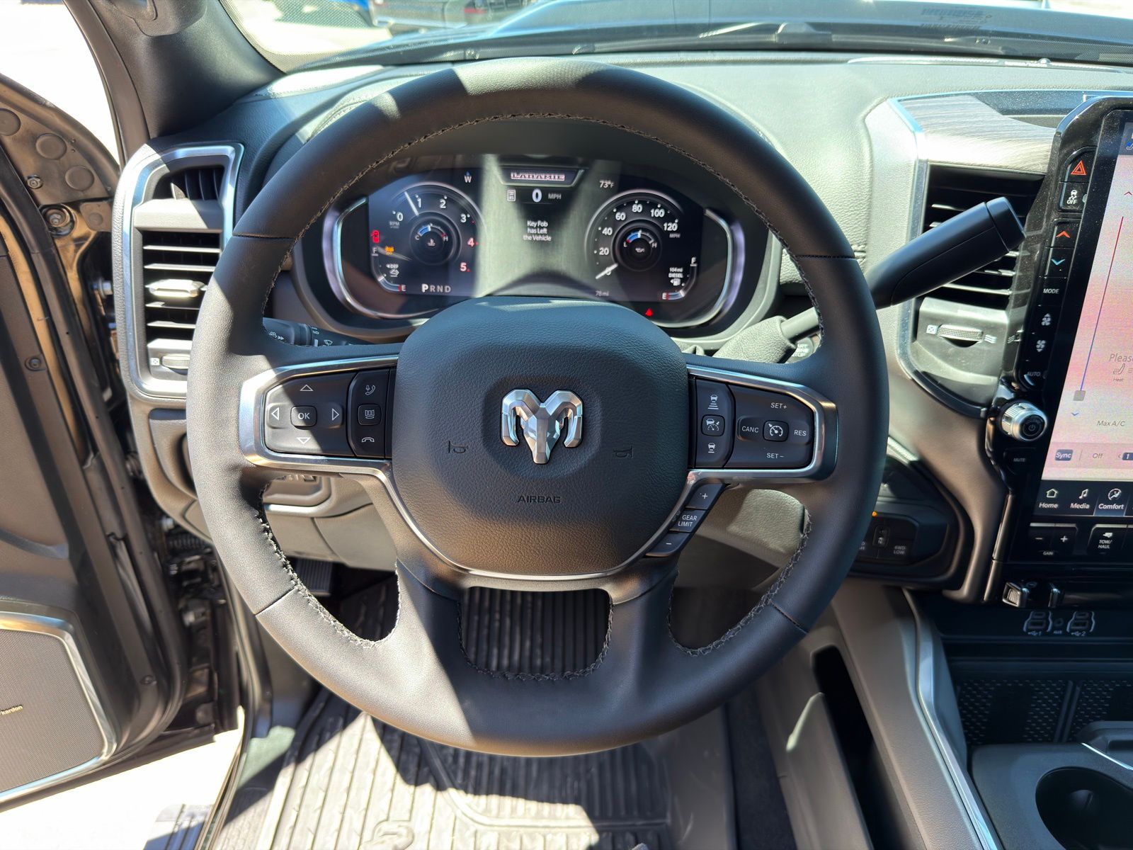 2026 RAM 3500 Laramie - Photo 20