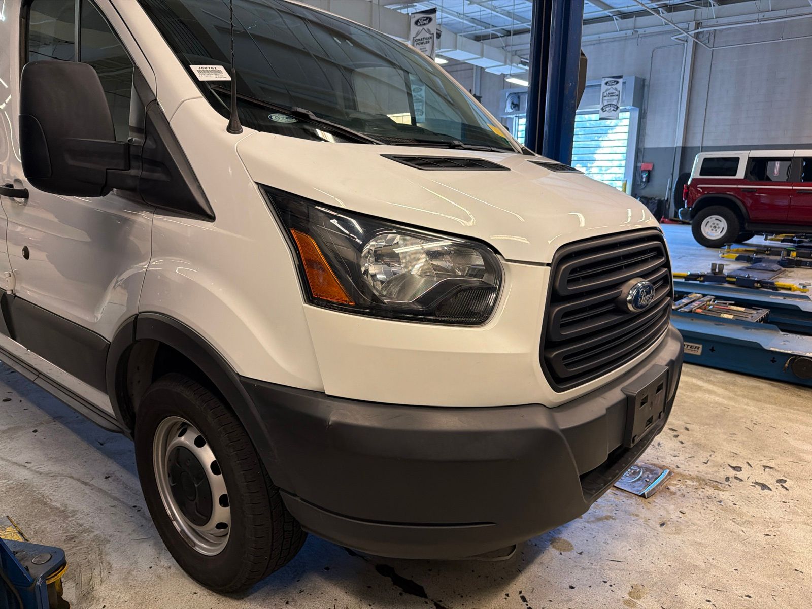 Oxford White 2019 Ford Transit Cargo Van Rear-Wheel Drive 6-Speed Automatic Overdrive