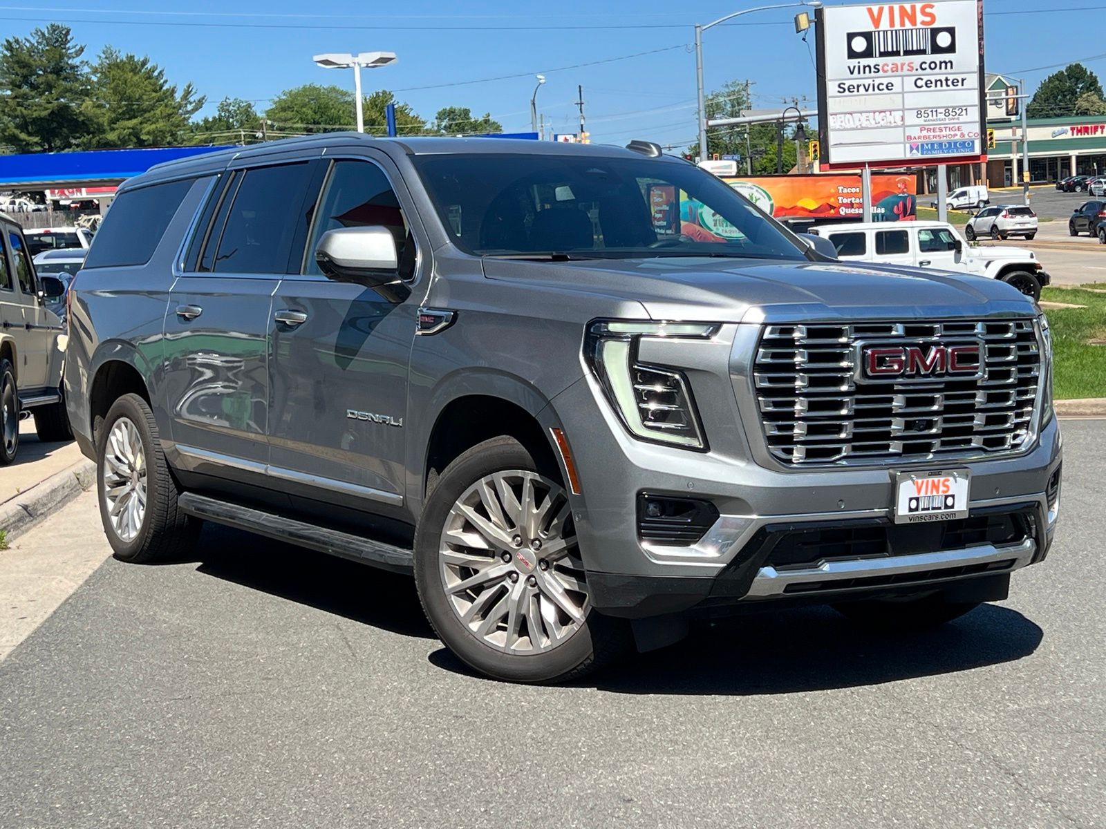 2025 GMC Yukon Denali AWD's photo