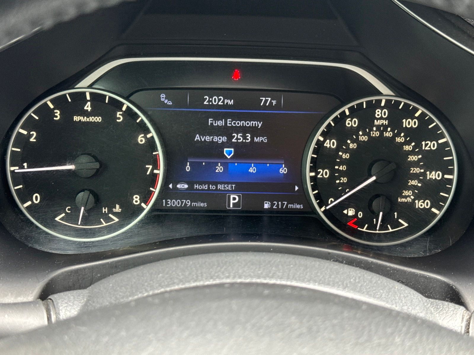 Used 2015 Cayenne Red Nissan SL image 5