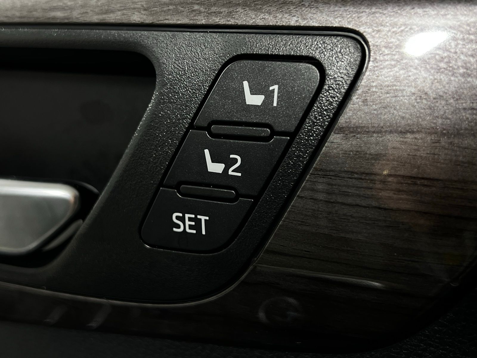 Thumbnail: 2024 Toyota Highlander - 15