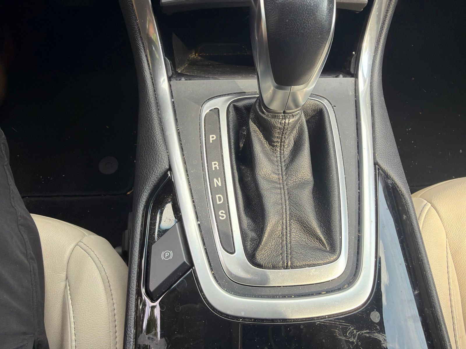 Used 2017 Ingot Silver Metallic Ford Titanium image 18