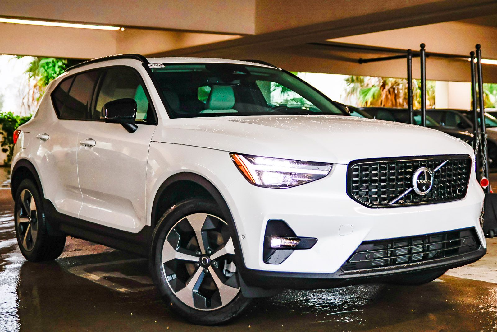 2026 Volvo XC40 B5 Plus