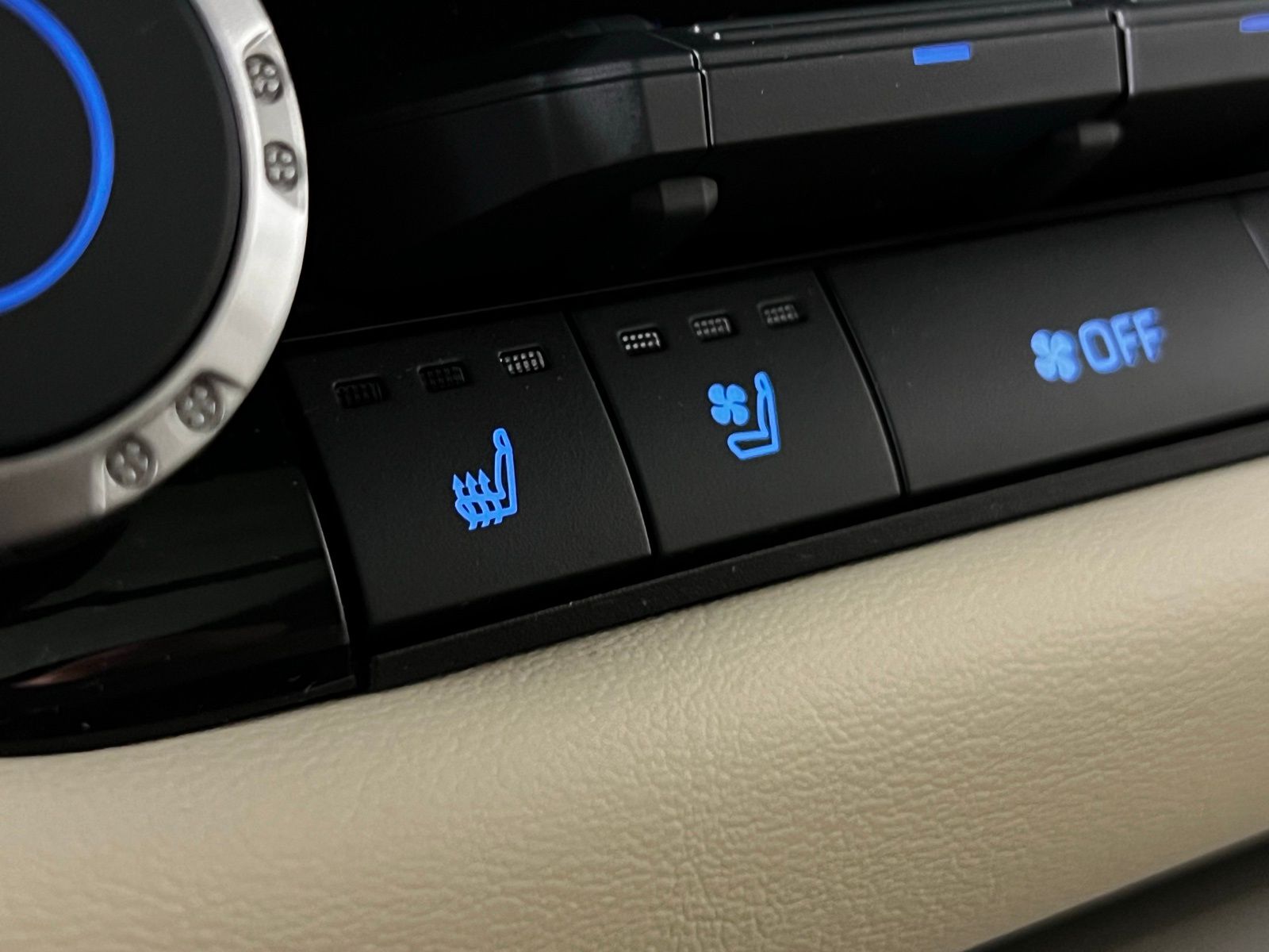 Thumbnail: 2023 Toyota Tundra - 20