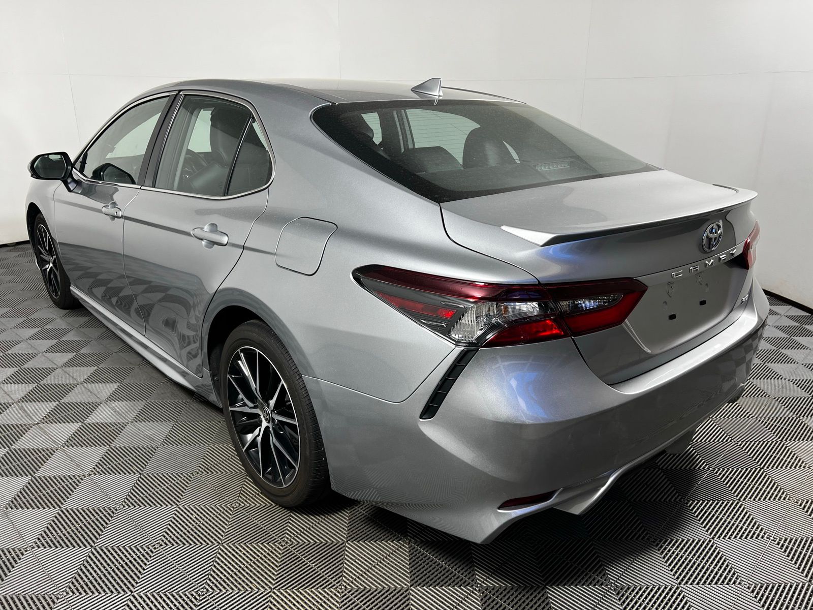 2023 Toyota Camry SE 7