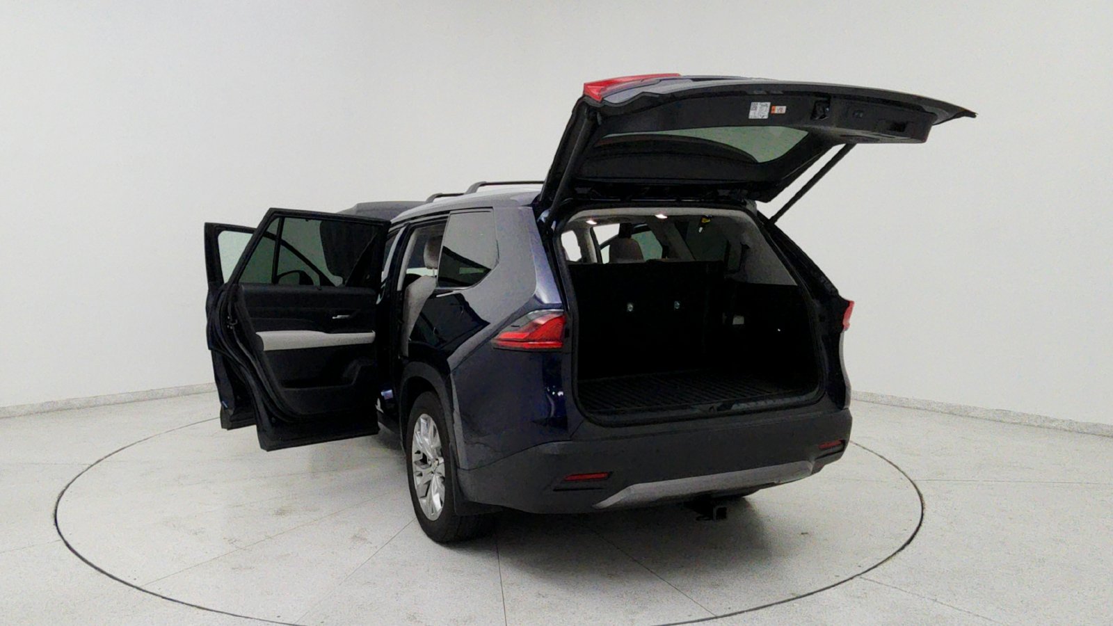 Used 2025  Toyota Limited image 13