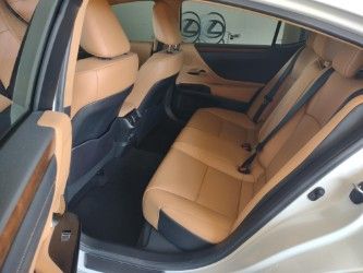Used 2023 White Lexus 350 image 29