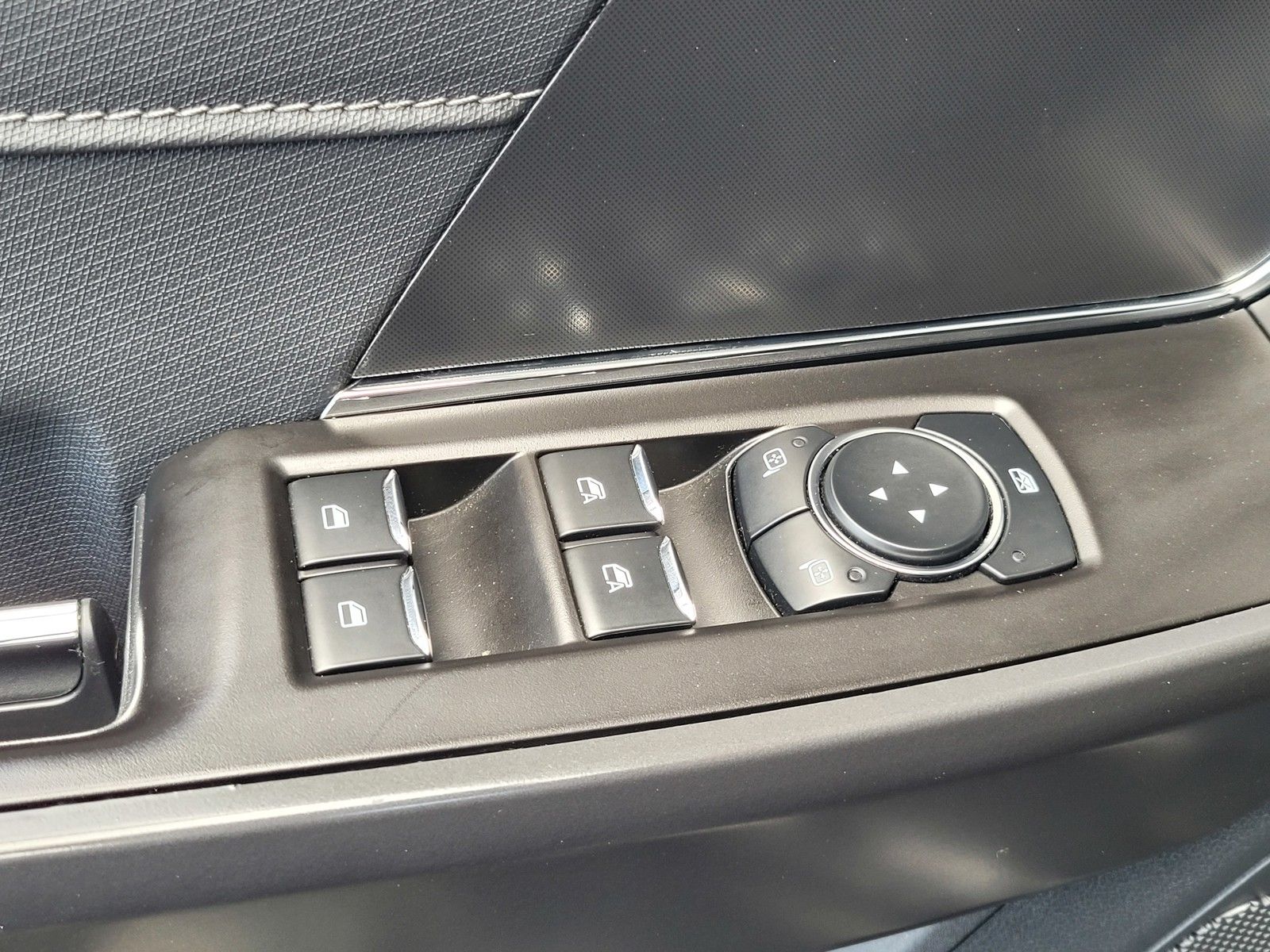 Used 2024 Black Ford XLT image 17