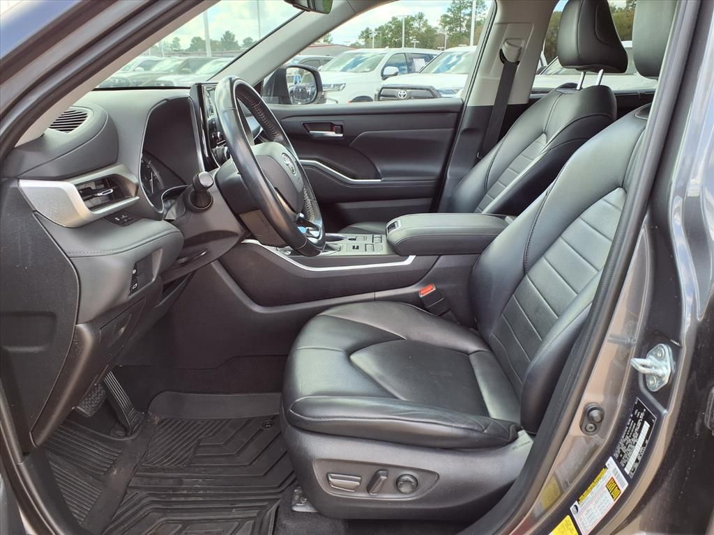 2021 Toyota Highlander XLE Gray at Gullo Toyota