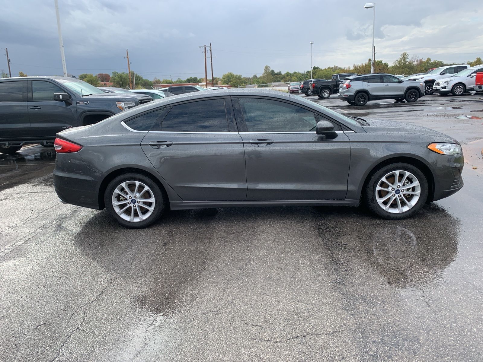 2020 Ford Fusion SE 9