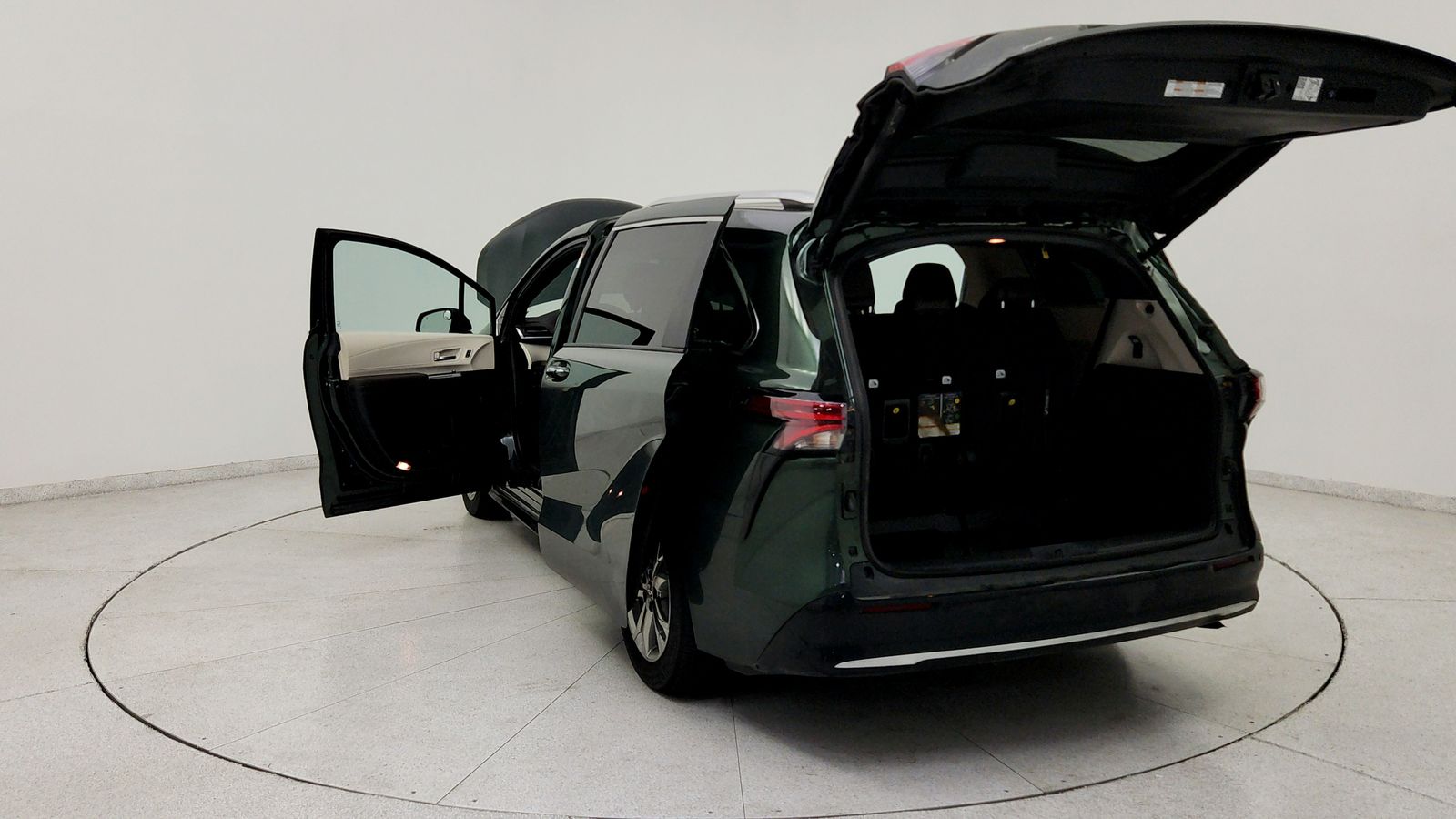 Used 2024  Toyota Platinum image 13