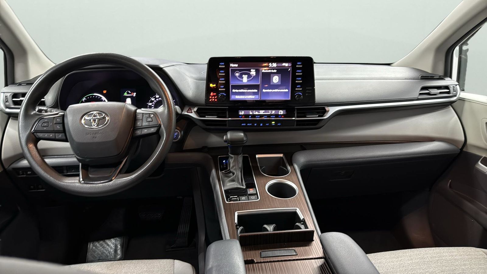 Used Car 2024 Toyota Sienna  Le For Sale Under $35,000 In Austin, Texas