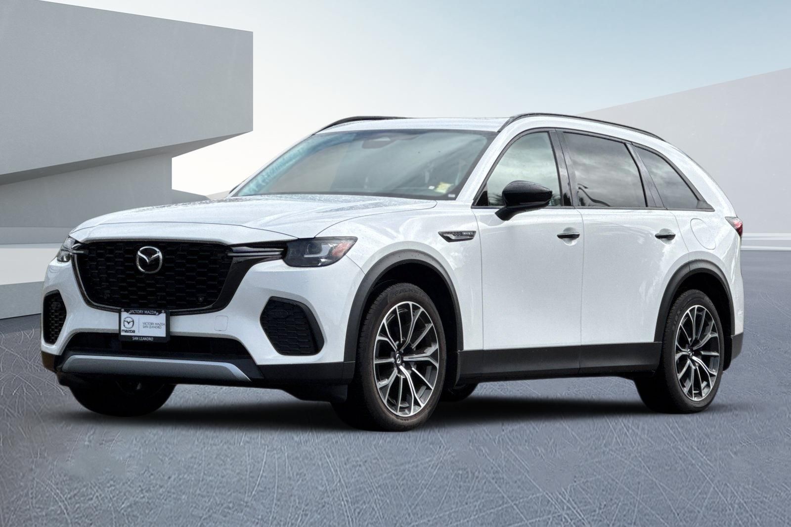 Used 2025 White Mazda Premium image 7