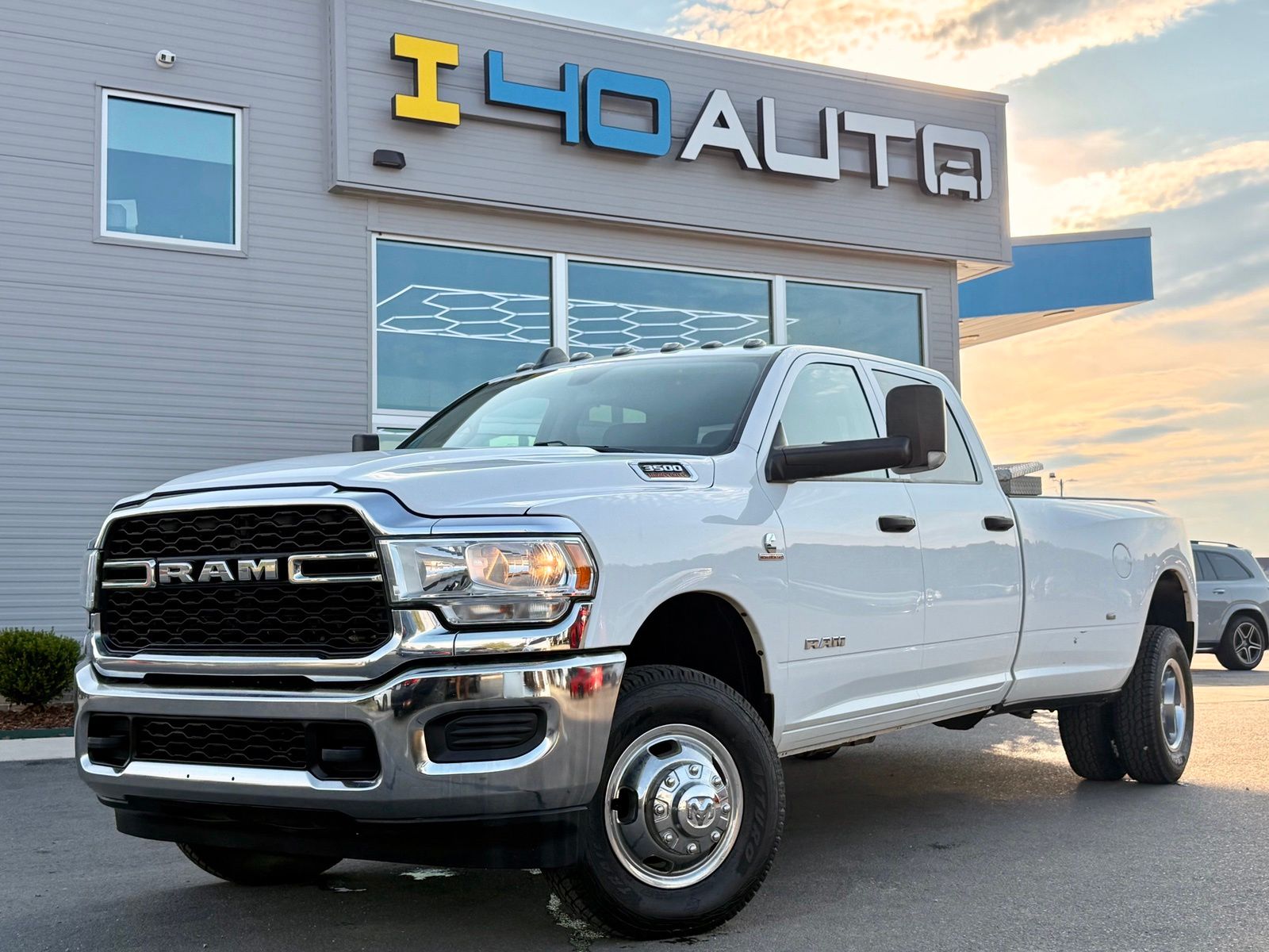 Bright White Clearcoat 2019 RAM 3500 Pickup Truck Four-Wheel Drive 6-Speed Automatic