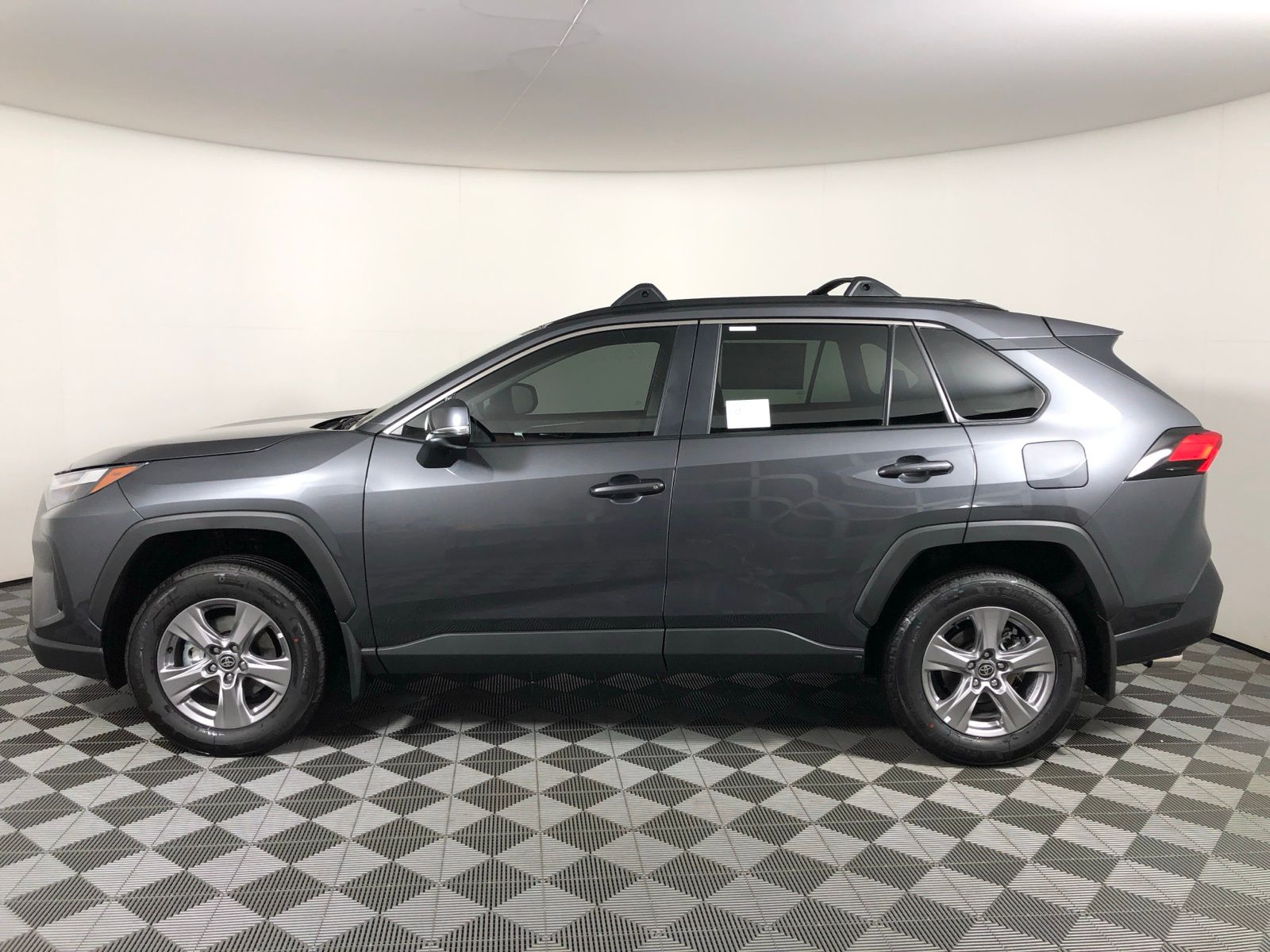 Thumbnail: 2025 Toyota RAV4 - 8