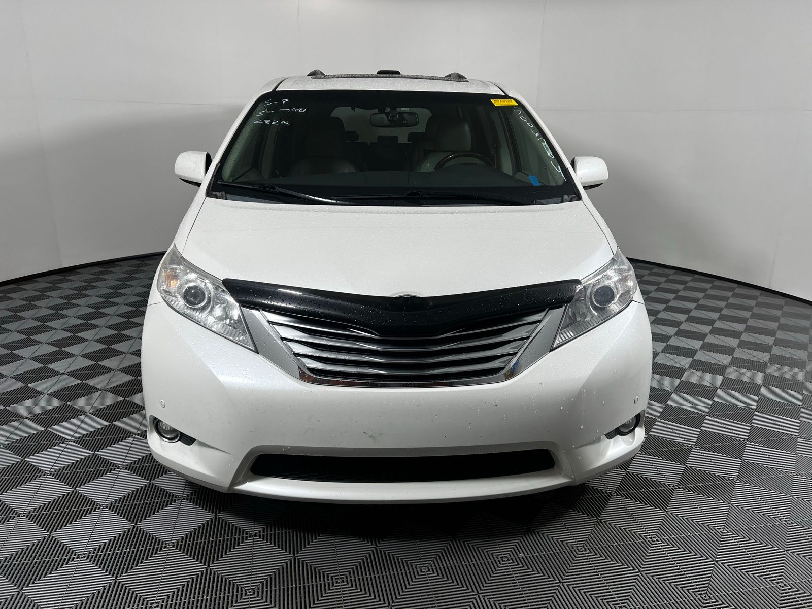 Thumbnail: 2011 Toyota Sienna - 2