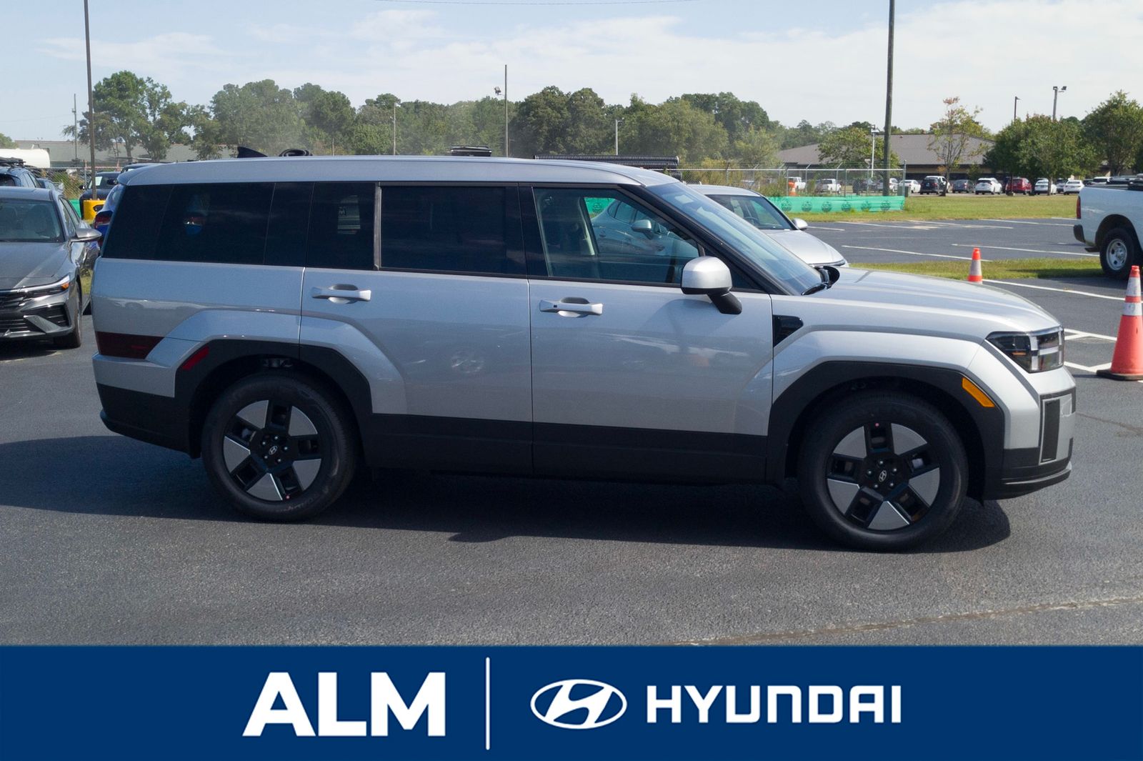 2026 Hyundai Santa Fe SE photo 4