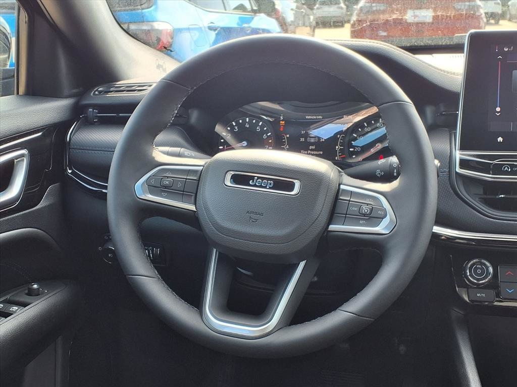 2026 Jeep Compass Latitude - 11