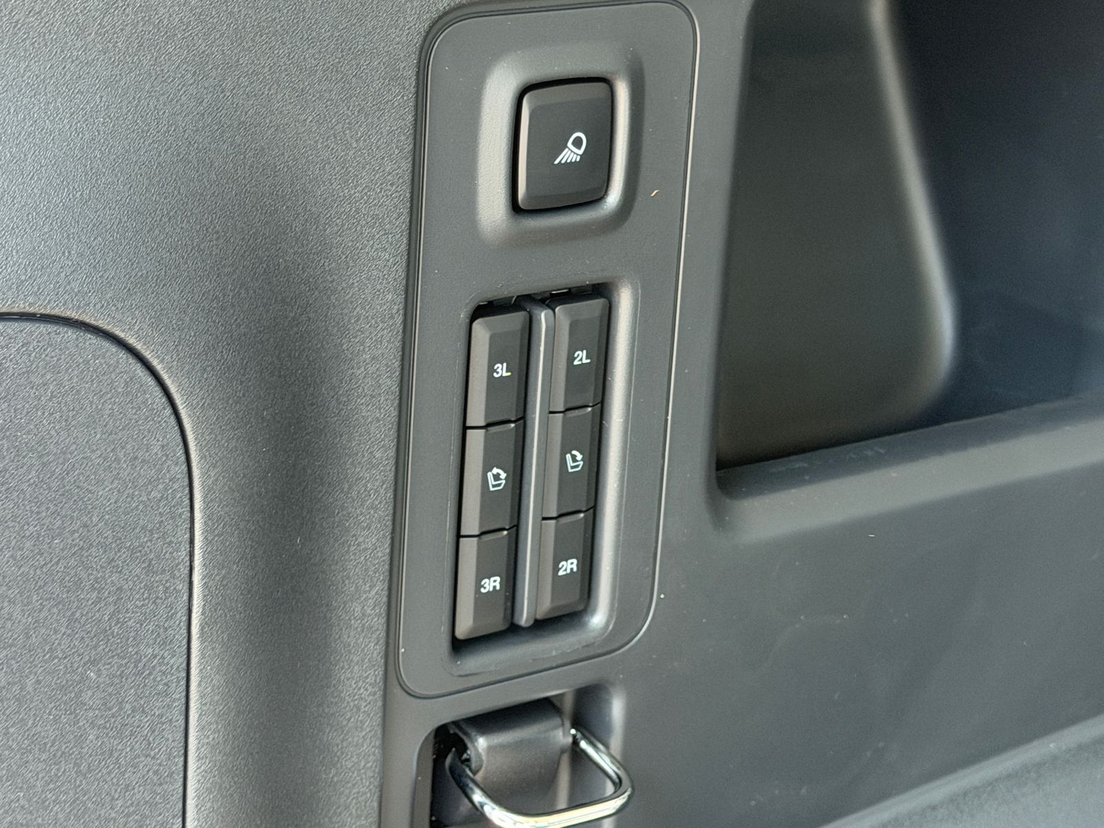 New 2027 Glacier Gray Metallic Tri-Coat Ford Active image 17