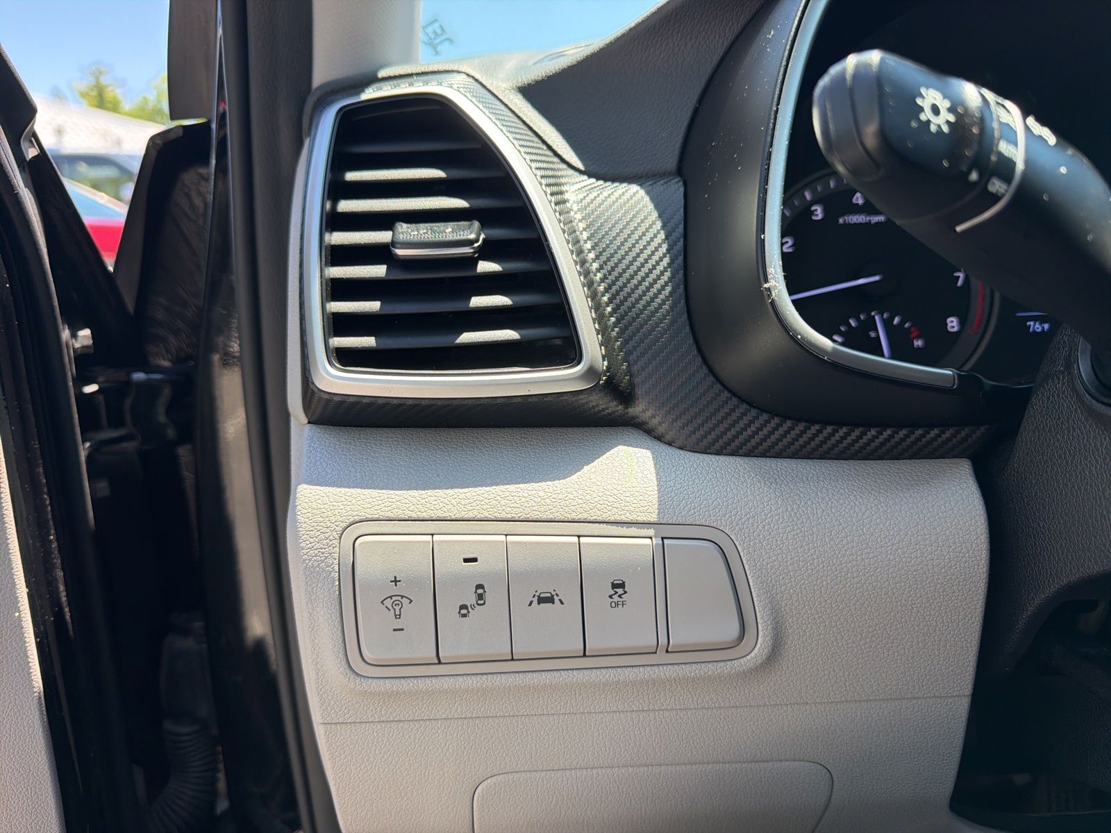 Used 2019 Black Noir Pearl Hyundai Value image 23
