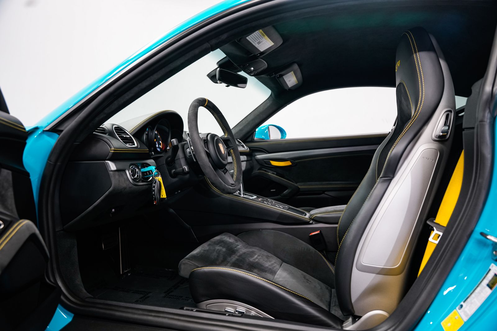2021 Porsche 718 Cayman GT4 — photo 16