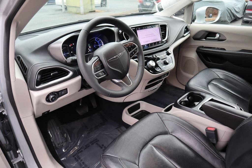 2022 Chrysler Pacifica Hybrid Touring L 8