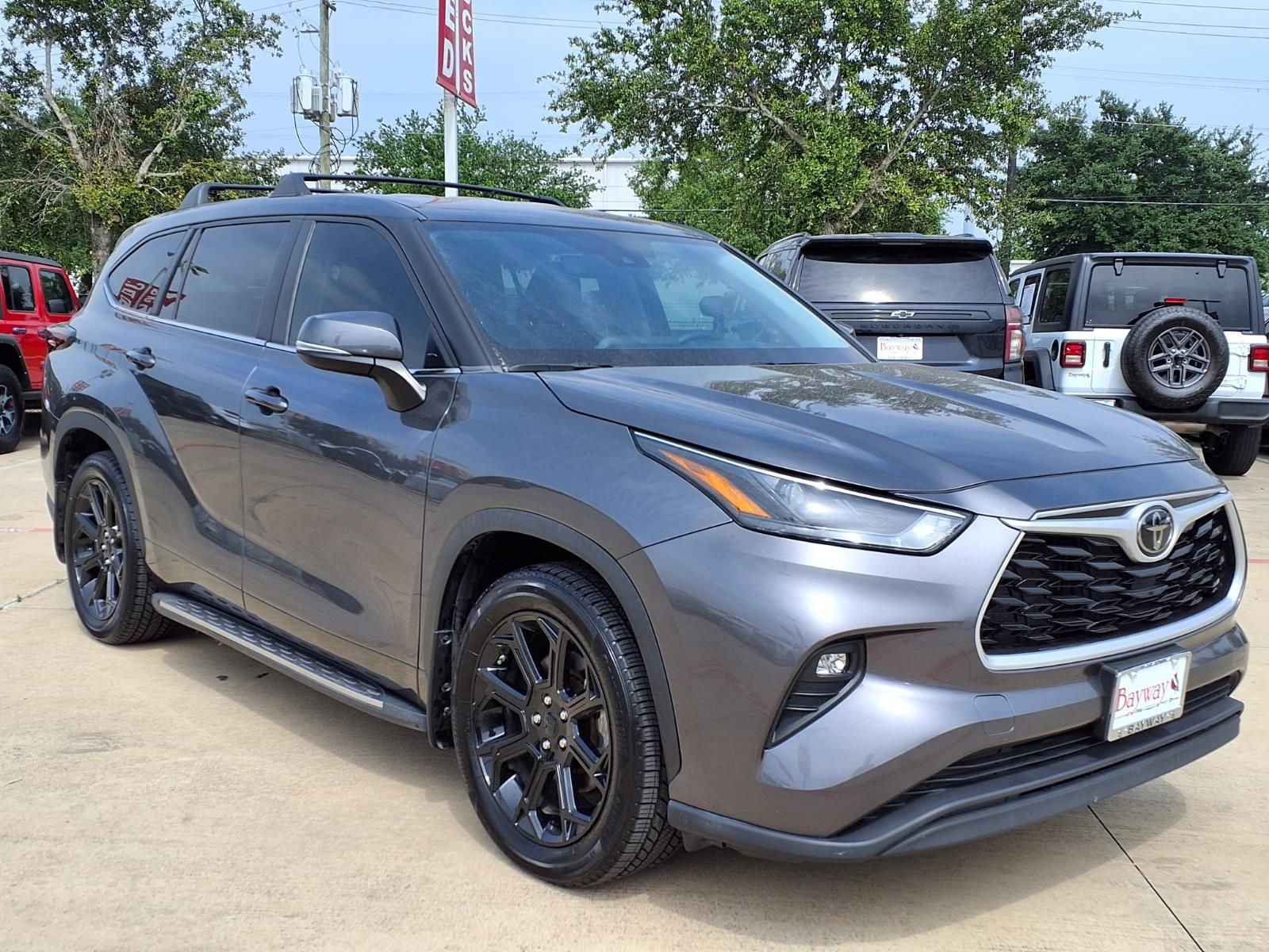 2024 Toyota Highlander LE - 2