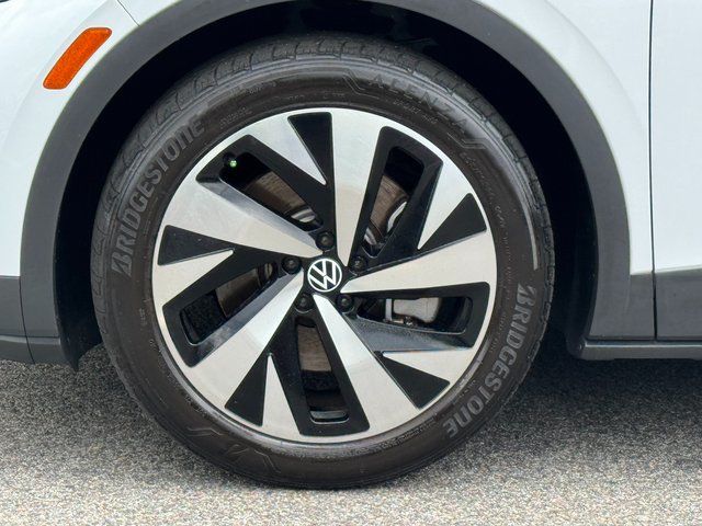 Used 2022 White Volkswagen Pro S image 26