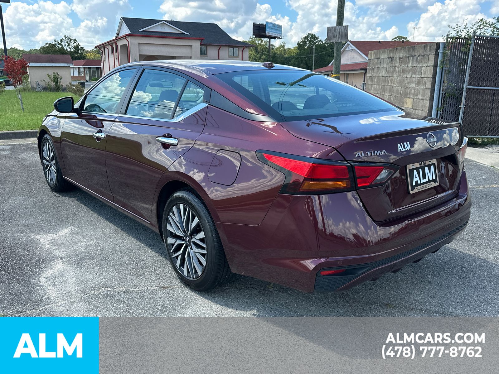 Used 2025 Red Nissan 2.5 SV image 8