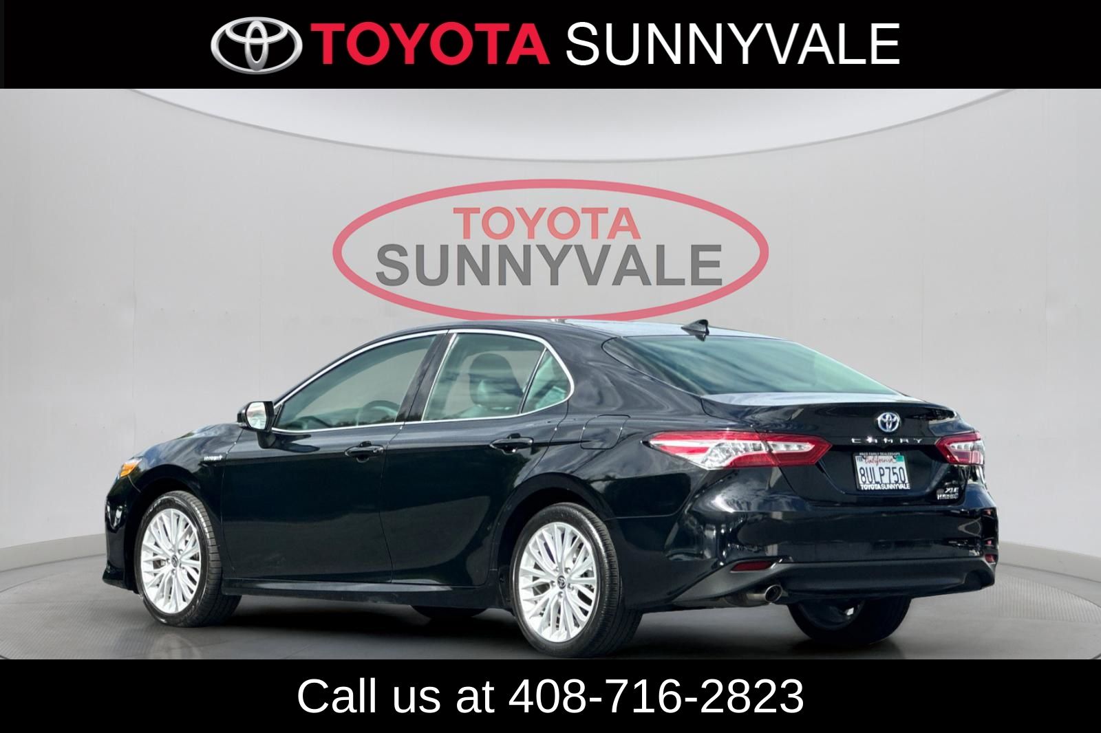 Used 2020 Toyota Camry Hybrid Sedan