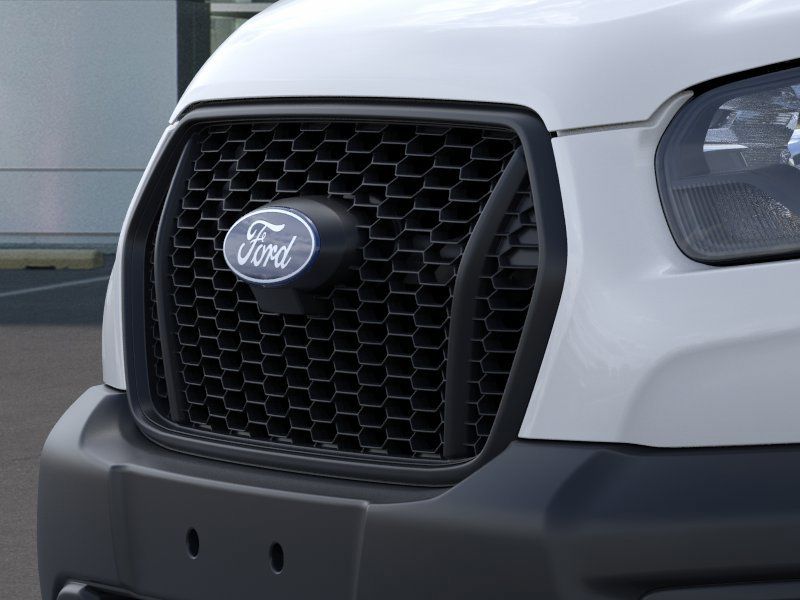 New 2026 Oxford White Ford Base image 17
