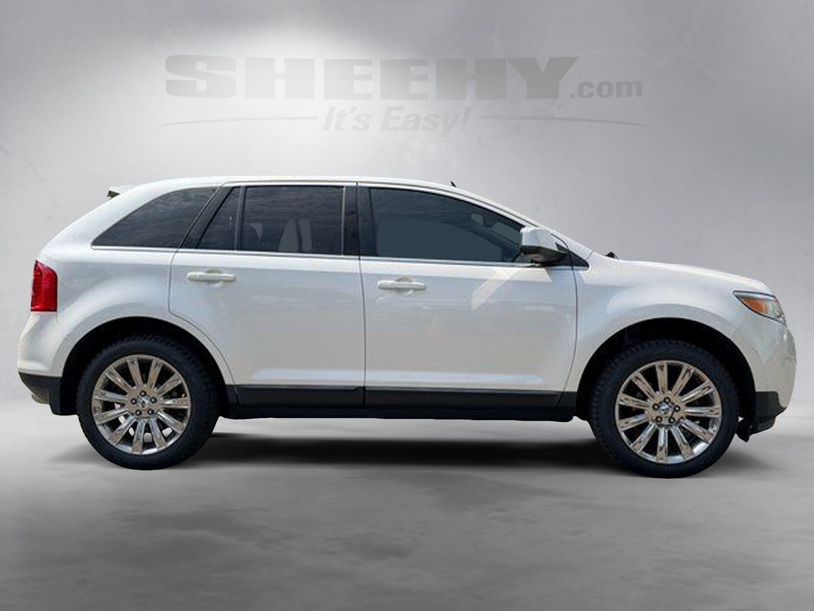Used 2011 White Platinum Clearcoat Metallic Ford Limited image 9