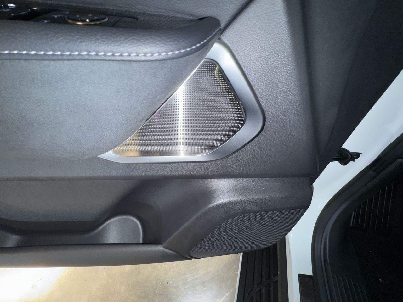 2025 Infiniti QX80 Sensory photo 18