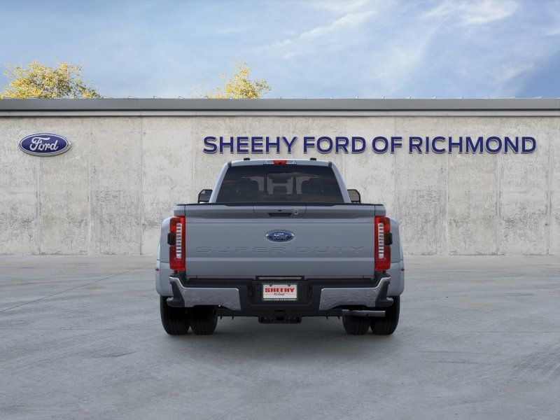 New 2026 Glacier Gray Metallic Tri-Coat Ford Lariat image 6