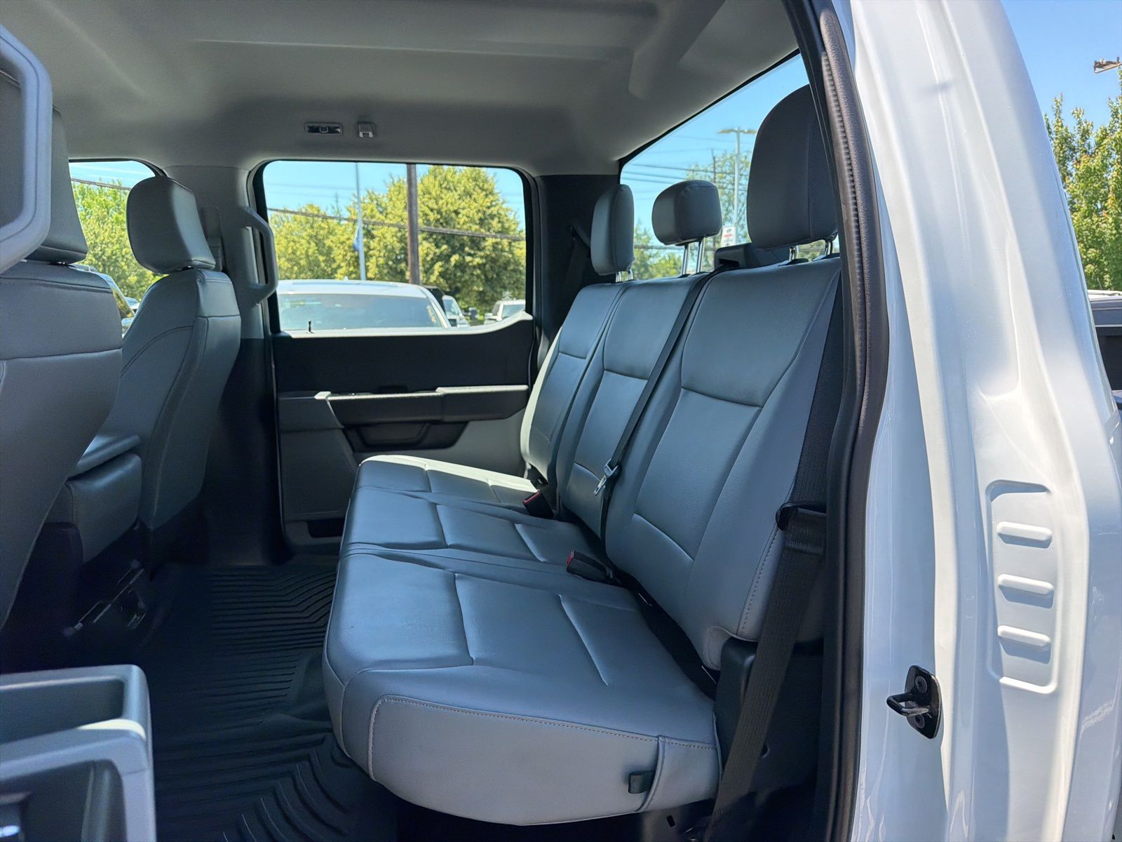 Certified Used 2025 Oxford White Ford XL image 7