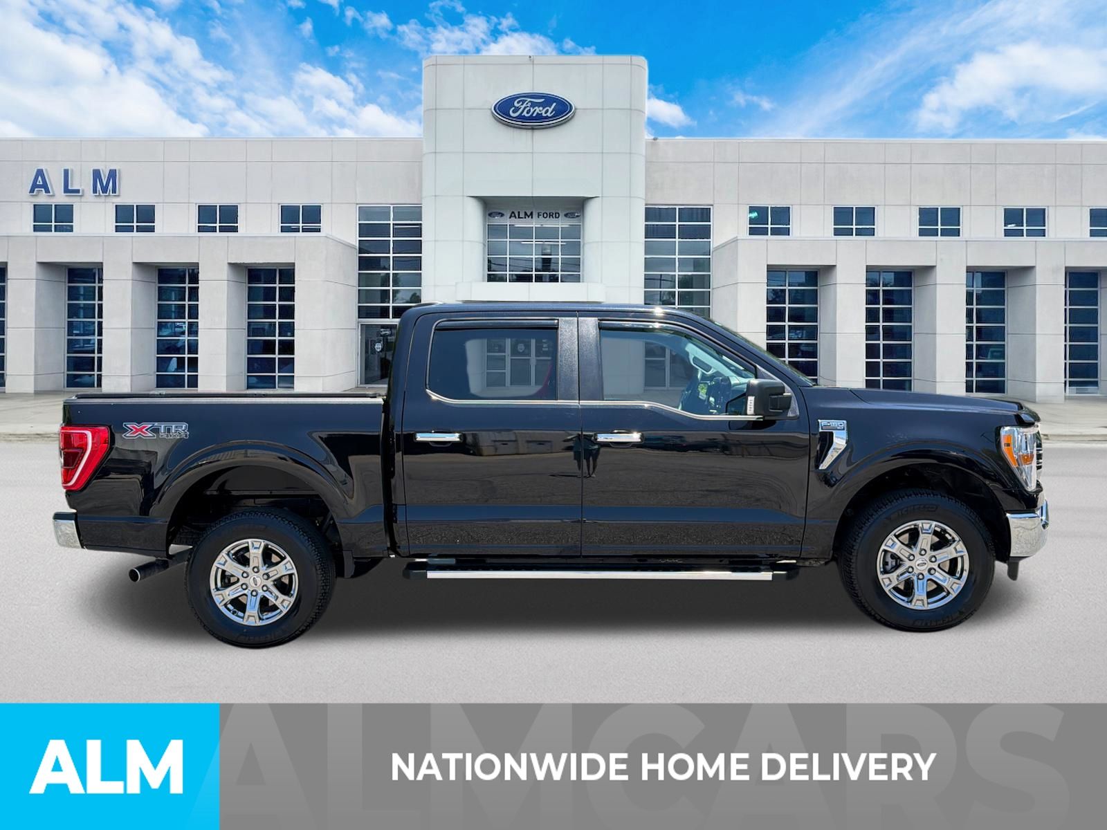 Used 2023 Black Ford XLT image 4