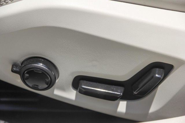 2025 Volvo V60 Cross Country Ultra - Photo 22