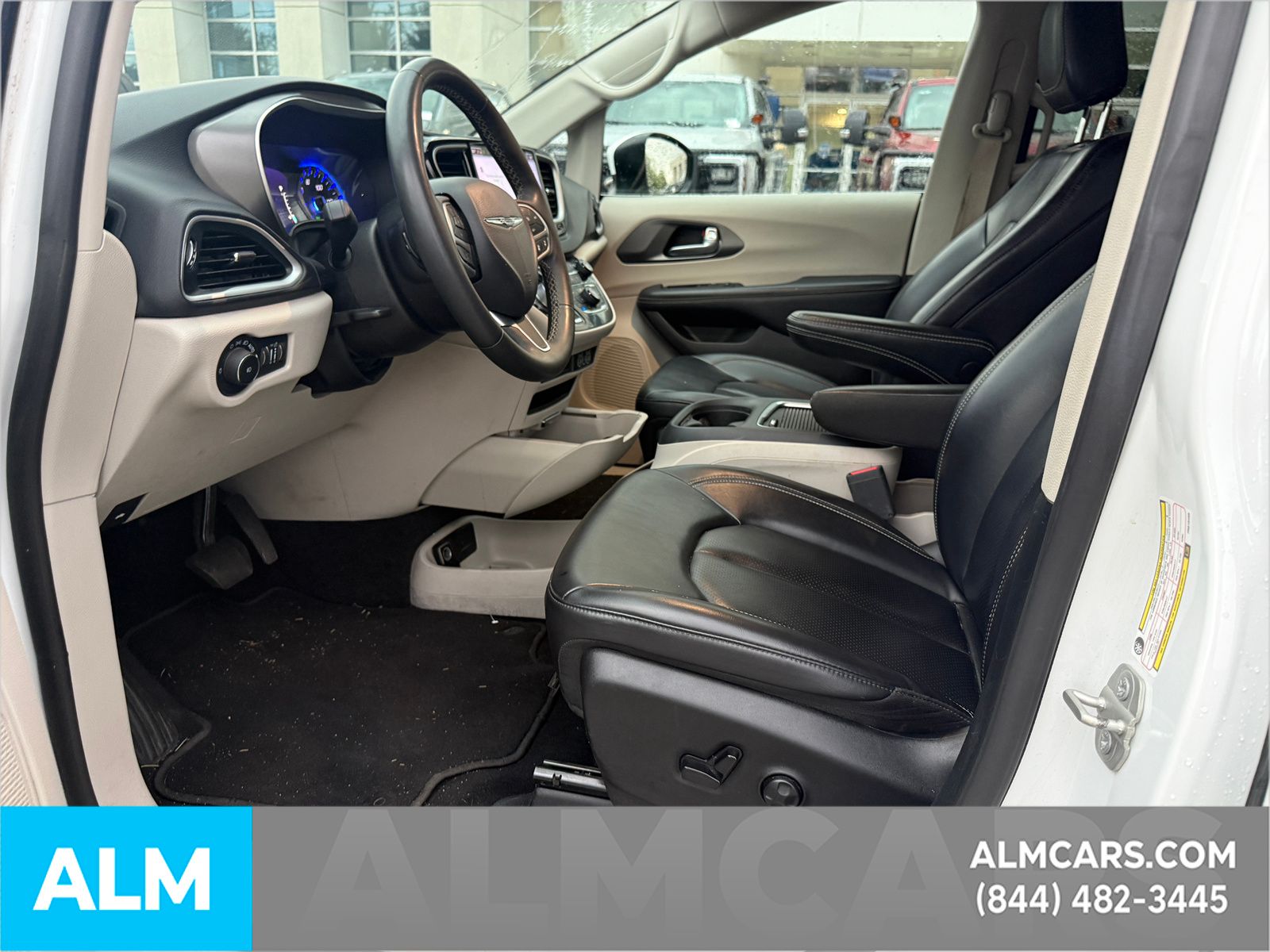 Used 2023 Bright White Clearcoat Chrysler Touring L image 14