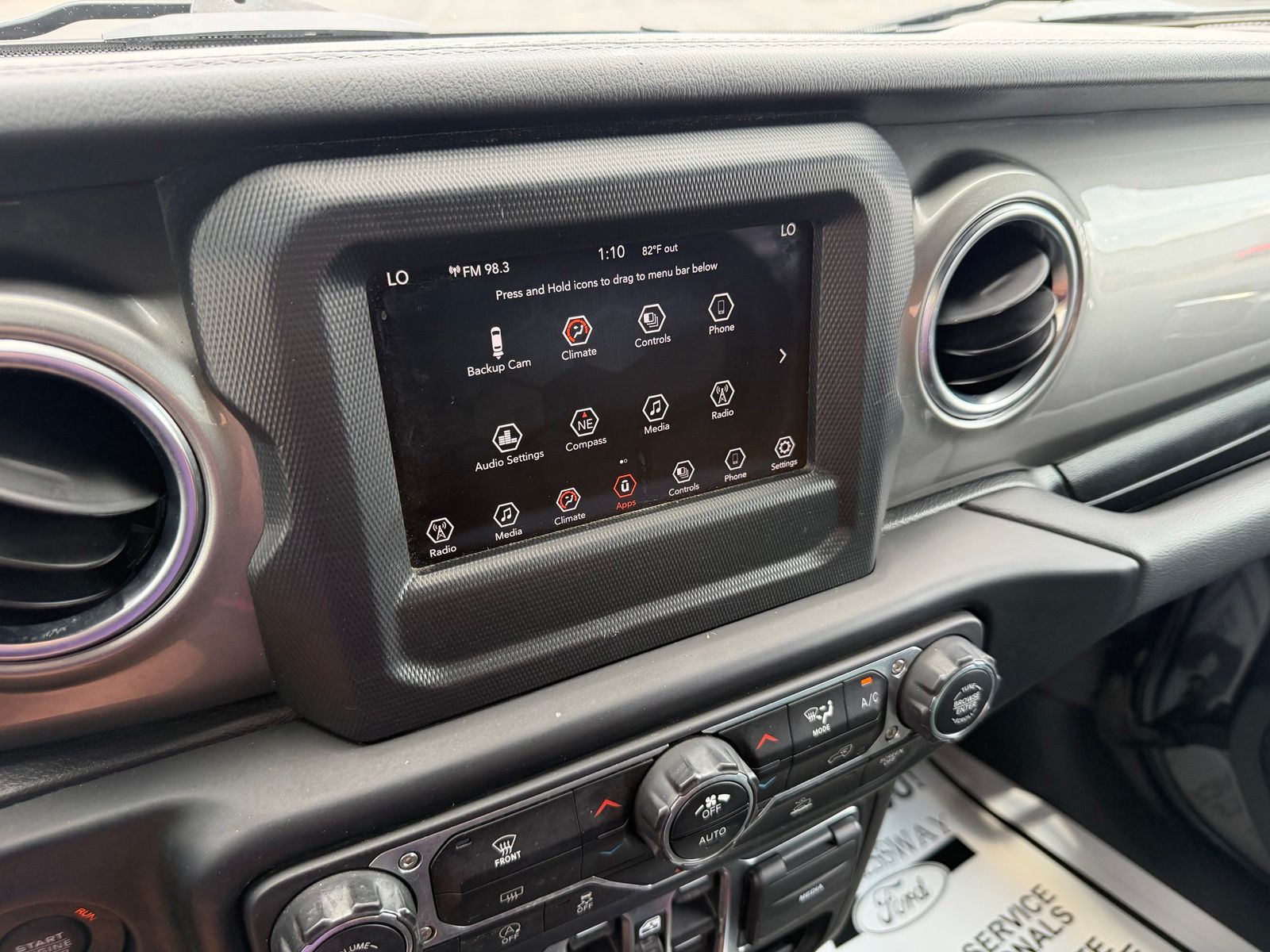 2021 Jeep Wrangler image 18