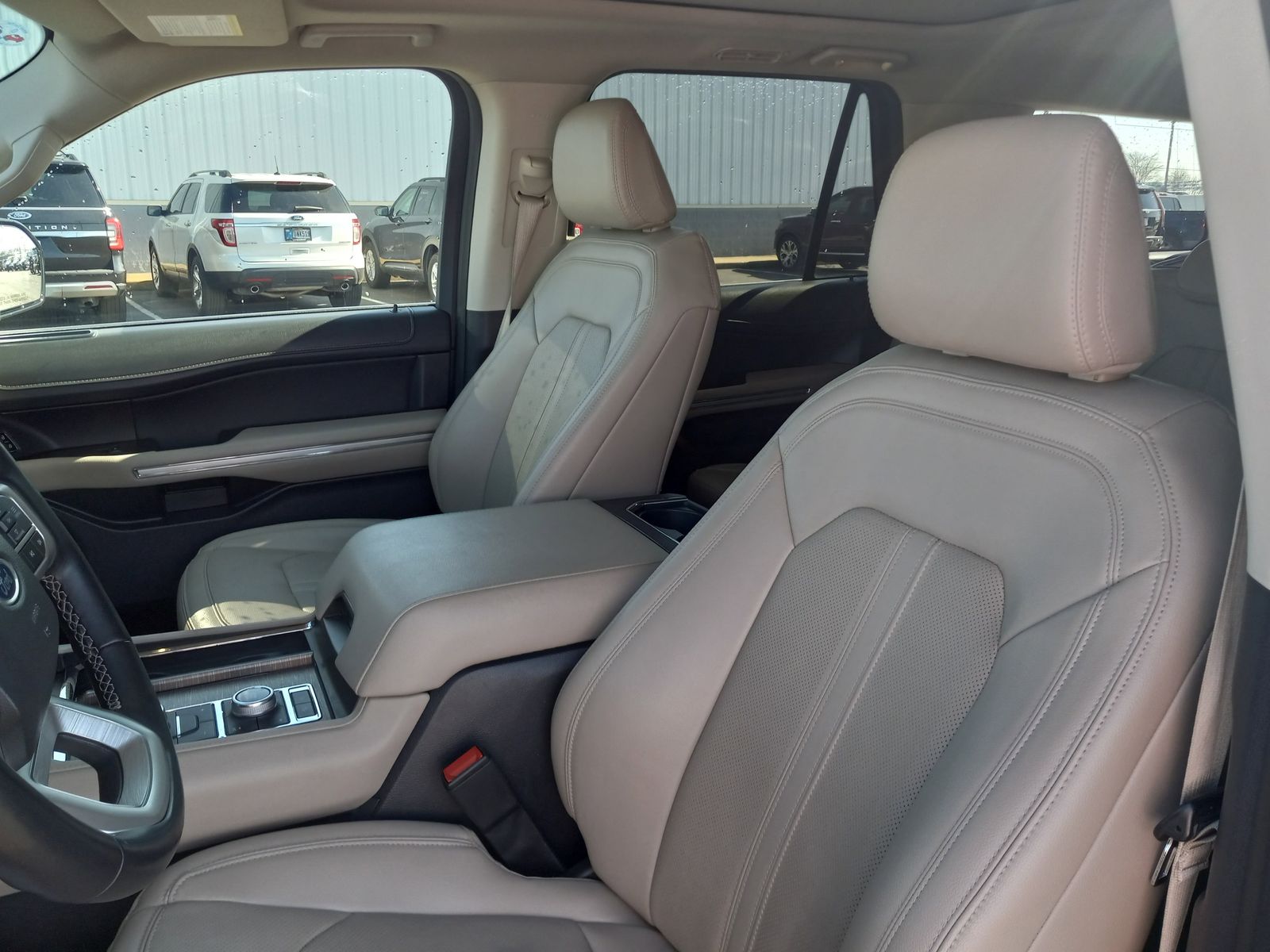 2024 Ford Expedition image 14