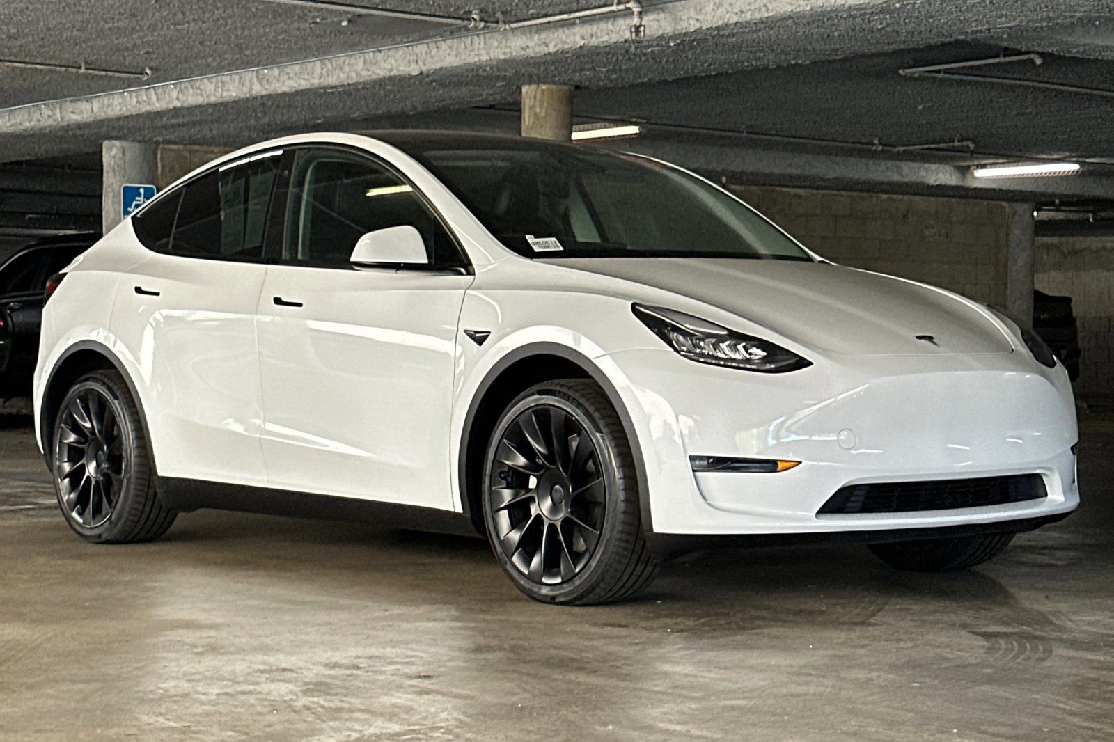 Pearl White Multi-Coat 2023 Tesla Model Y SUV / Crossover All-Wheel Drive 1-Speed Automatic