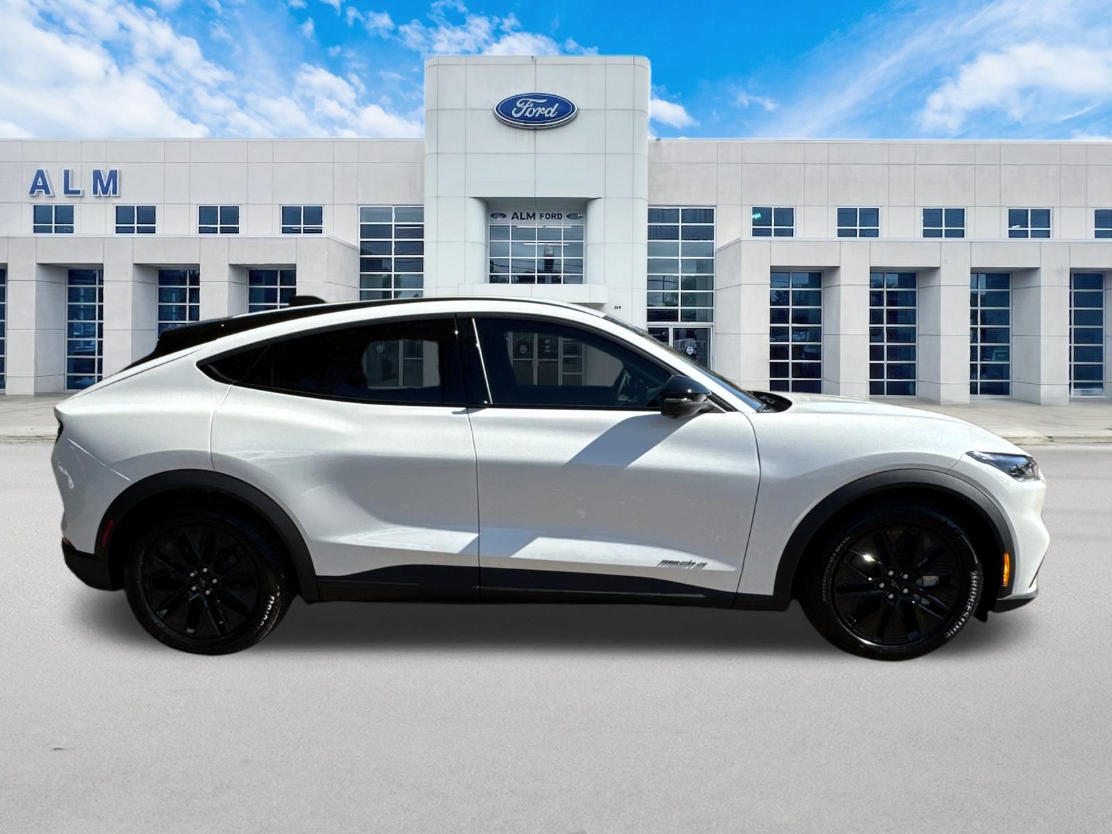 2025 Ford Mustang Mach-E Select photo 4