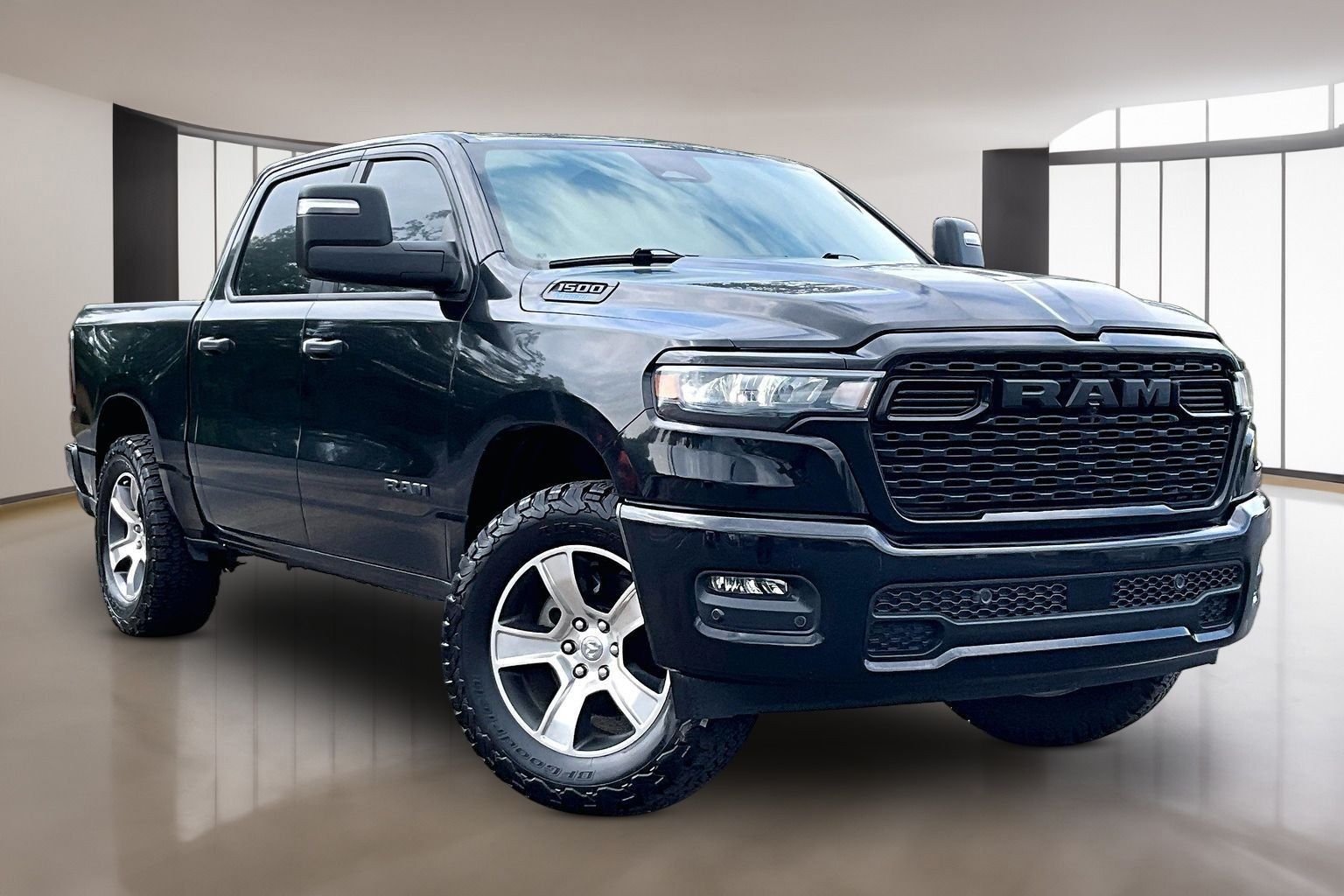 Diamond Black Crystal Pearlcoat 2025 RAM 1500 Pickup Truck Four-Wheel Drive 8-Speed Automatic