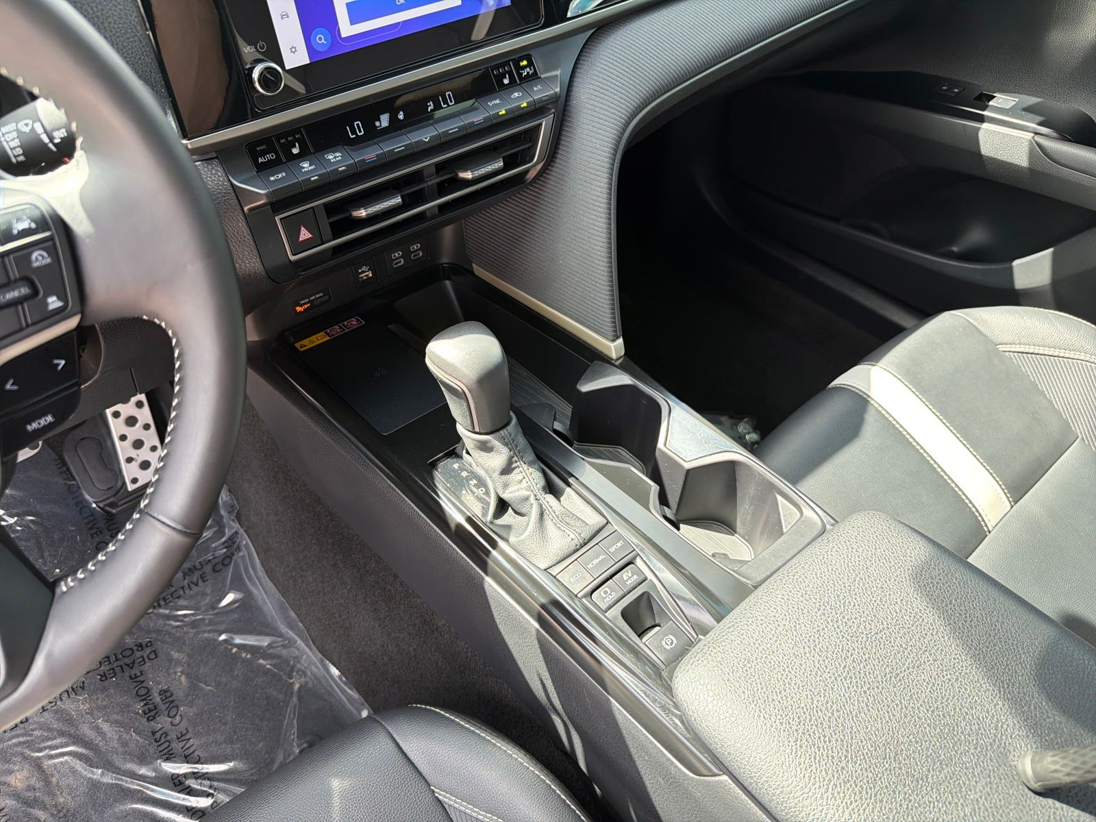 Used 2025 Toyota Camry SE 4D Sedan