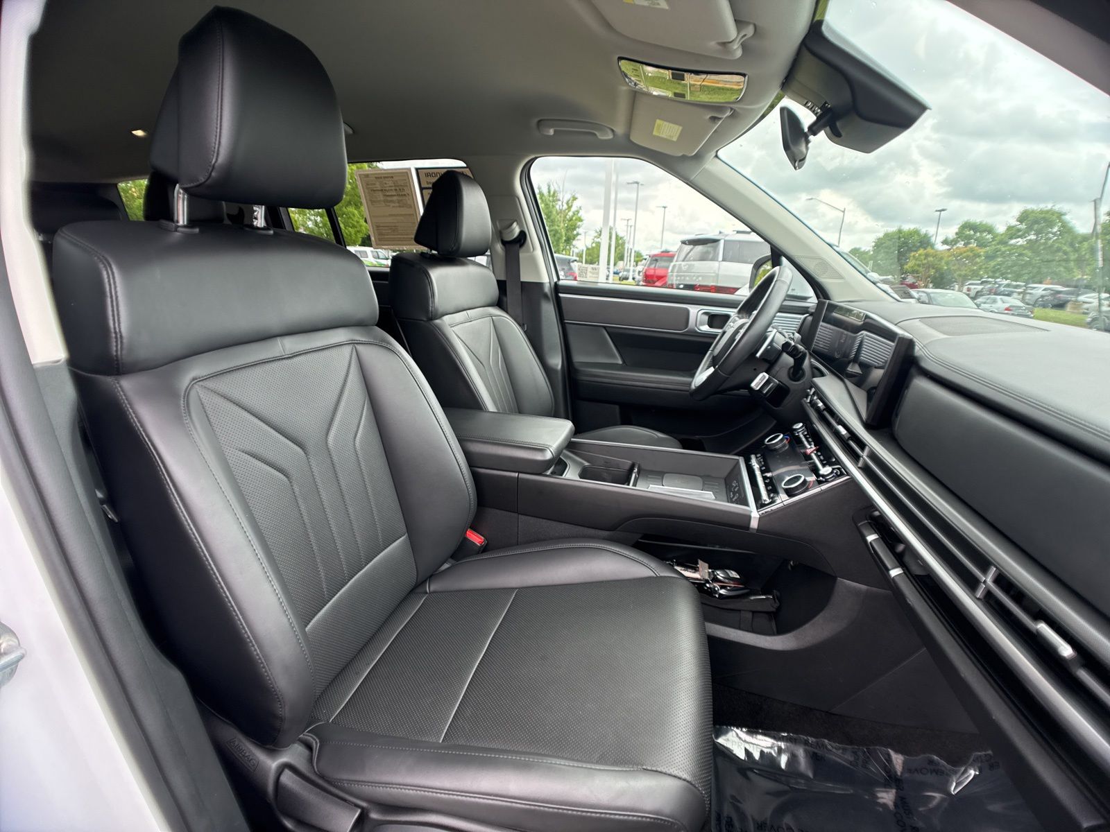 Used 2024 White Hyundai SEL image 28